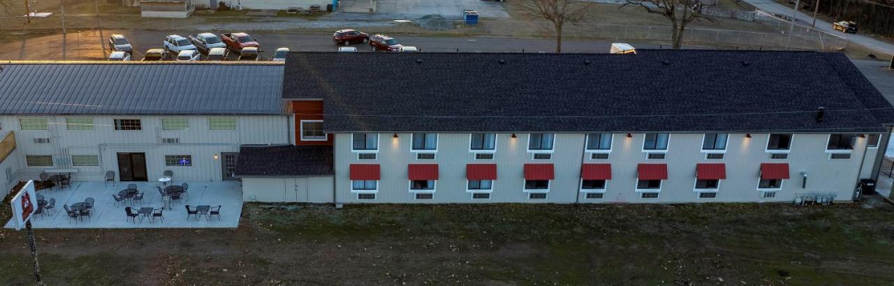Hilltop Inn & Suites Grove Buitenkant foto