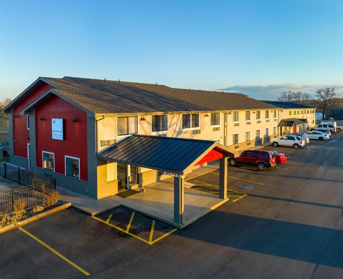 Hilltop Inn & Suites Grove Buitenkant foto